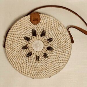 BOHO Structured Circle Straw Crossbody Bag with Seashell Patern Roundie HYACINTH